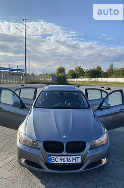 Седан BMW 3 Series 2011 в Львове