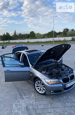 Седан BMW 3 Series 2011 в Львове