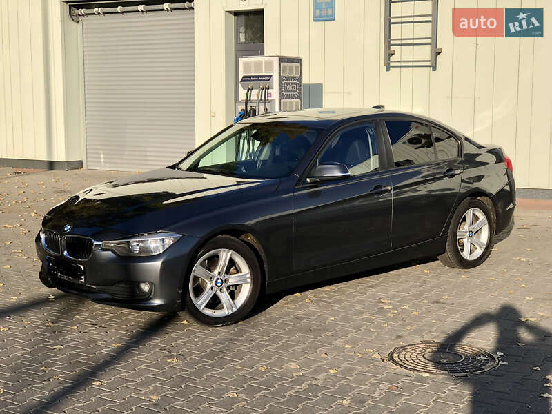 Седан BMW 3 Series 2015 в Києві