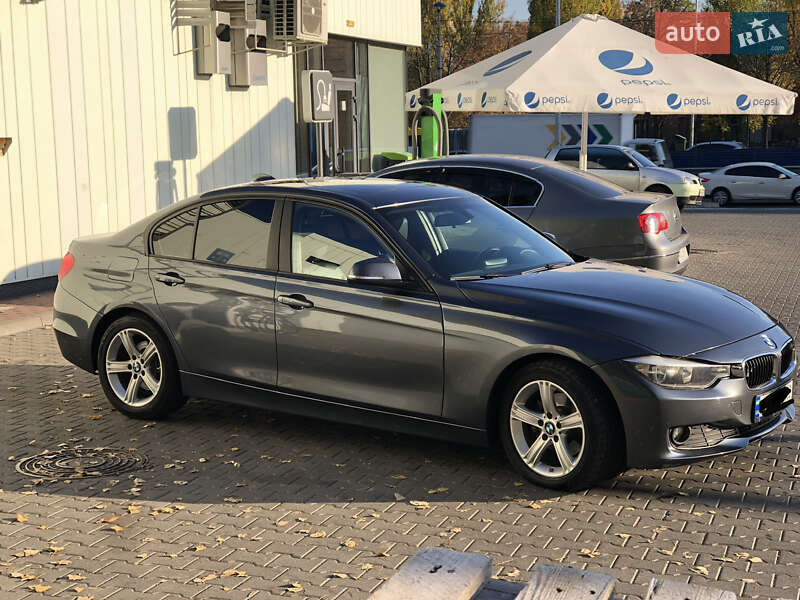 Седан BMW 3 Series 2015 в Києві