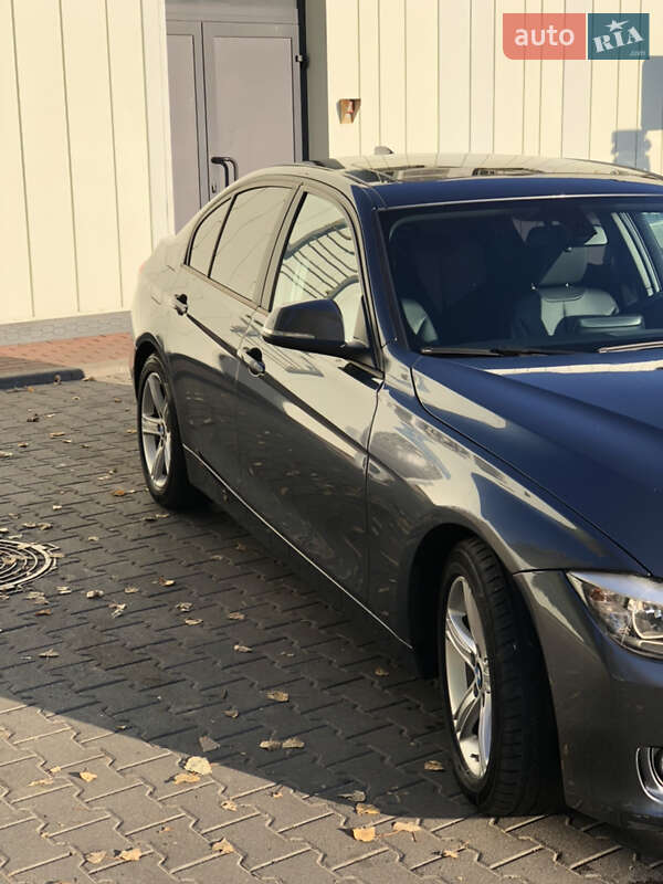 Седан BMW 3 Series 2015 в Києві