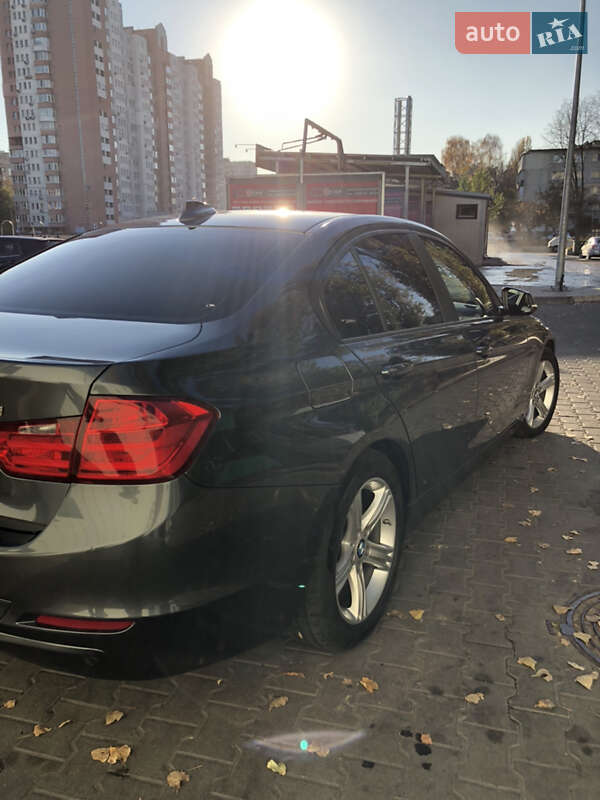 Седан BMW 3 Series 2015 в Києві