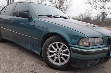 Седан BMW 3 Series 1993 в Скадовске