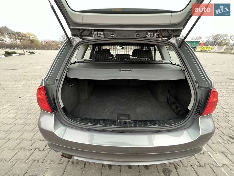 Універсал BMW 3 Series 2009 в Чернівцях