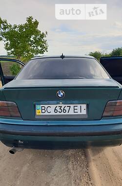 Седан BMW 3 Series 1992 в Львове