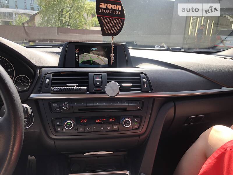 Седан BMW 3 Series 2015 в Львове
