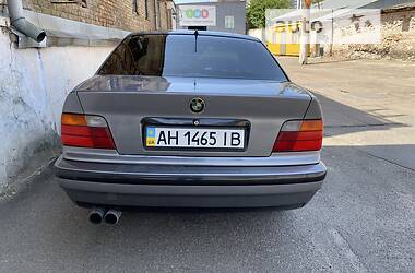 Седан BMW 3 Series 1992 в Києві