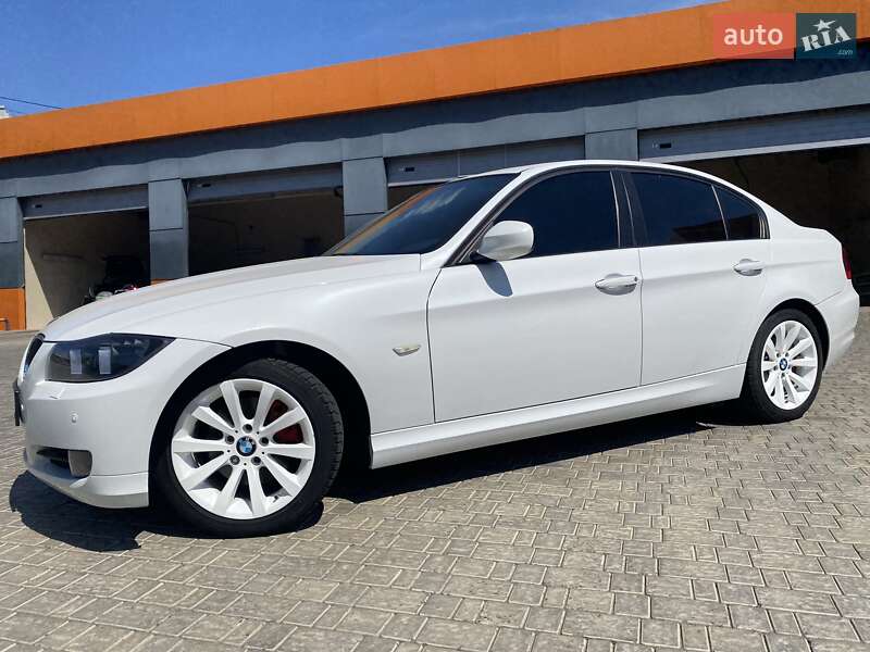 Седан BMW 3 Series 2010 в Одессе
