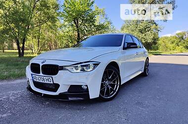 Седан BMW 3 Series 2016 в Киеве