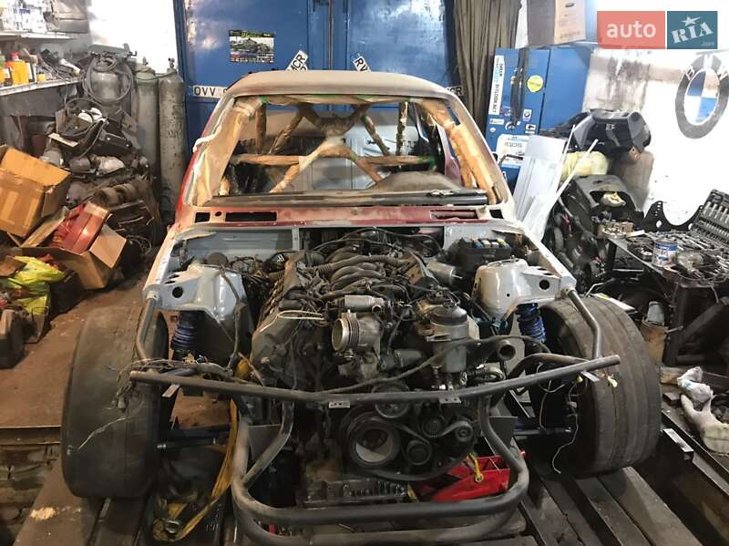 Седан BMW 3 Series 1985 в Харкові