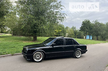 Седан BMW 3 Series 1989 в Кривому Розі