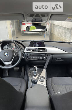 Седан BMW 3 Series 2013 в Львове