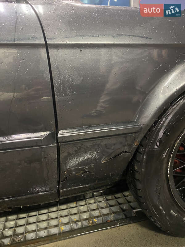 Седан BMW 3 Series 1988 в Хусте