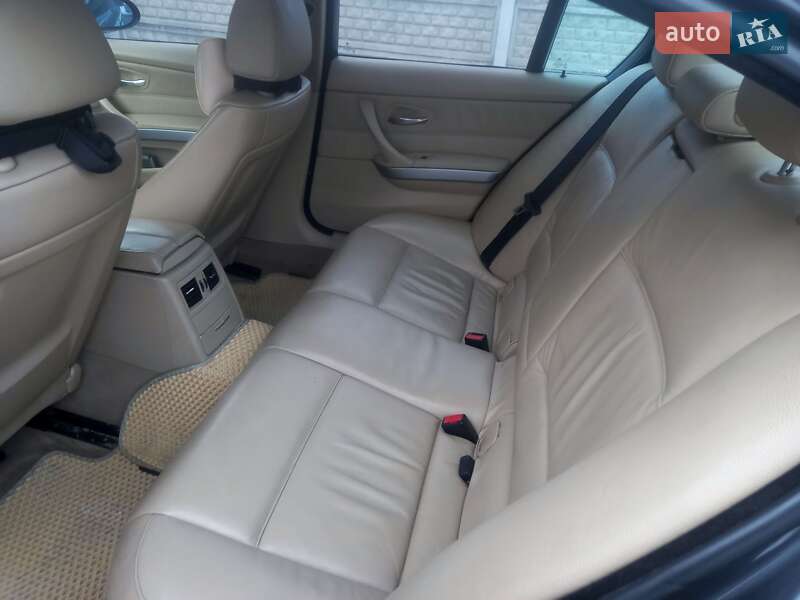 Седан BMW 3 Series 2006 в Мурованих Курилівцях