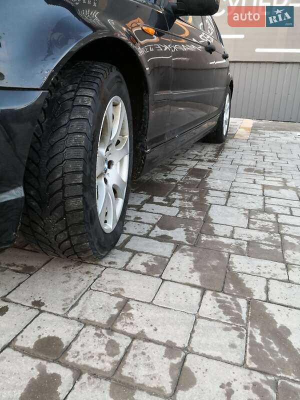 Седан BMW 3 Series 2003 в Ужгороді