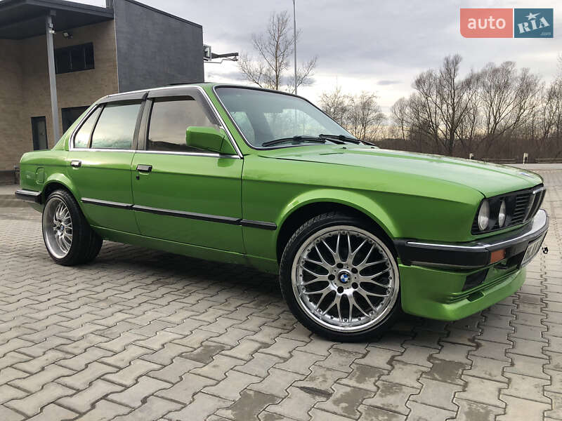 Седан BMW 3 Series 1986 в Галичі