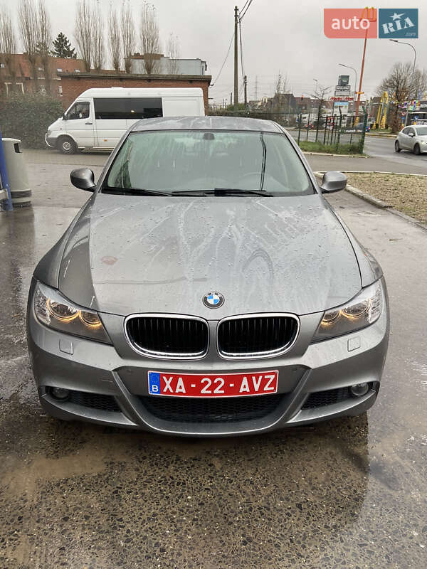 Седан BMW 3 Series 2009 в Сторожинці
