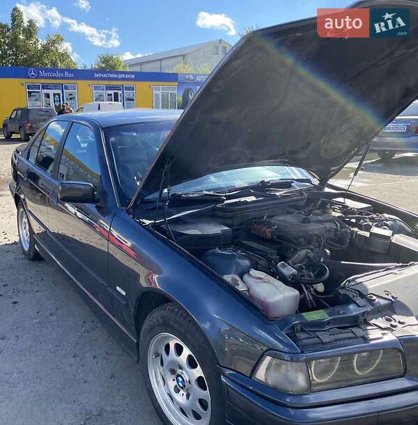 Седан BMW 3 Series 1998 в Львове