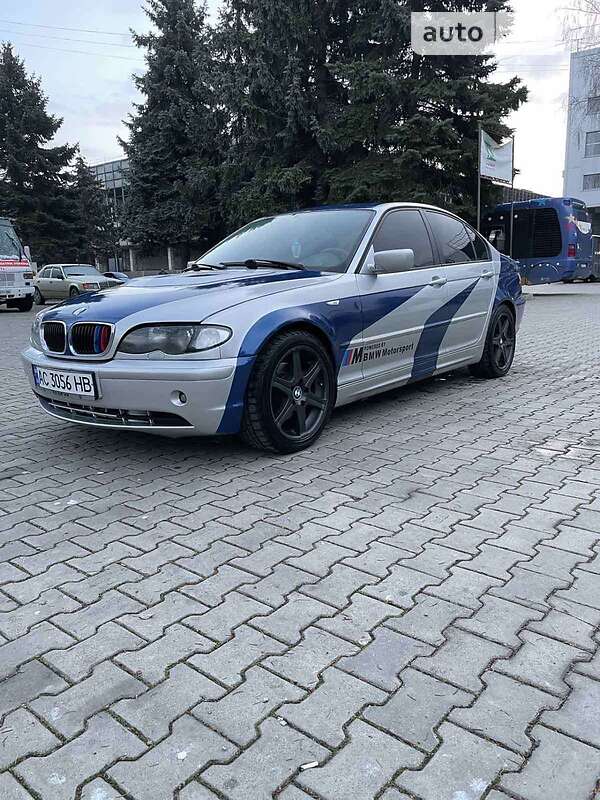 Седан BMW 3 Series 2004 в Черновцах