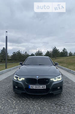 Седан BMW 3 Series 2015 в 