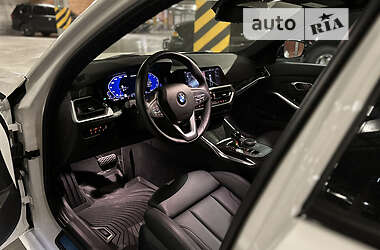 Седан BMW 3 Series 2019 в Киеве