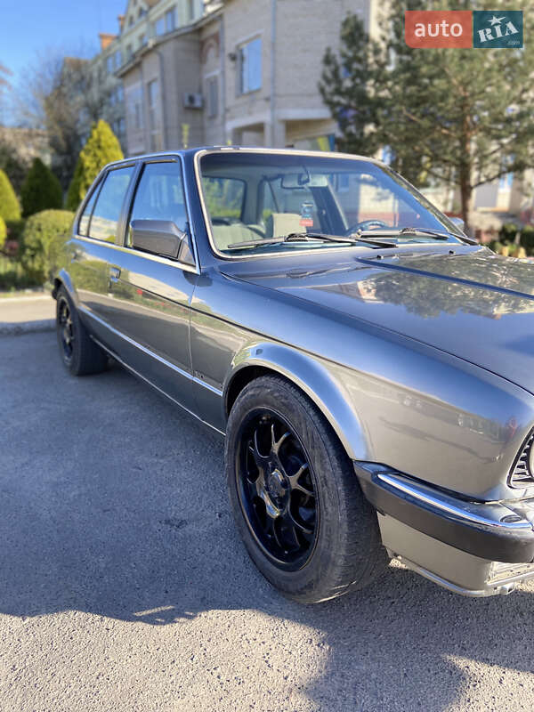 Седан BMW 3 Series 1986 в Ладижині