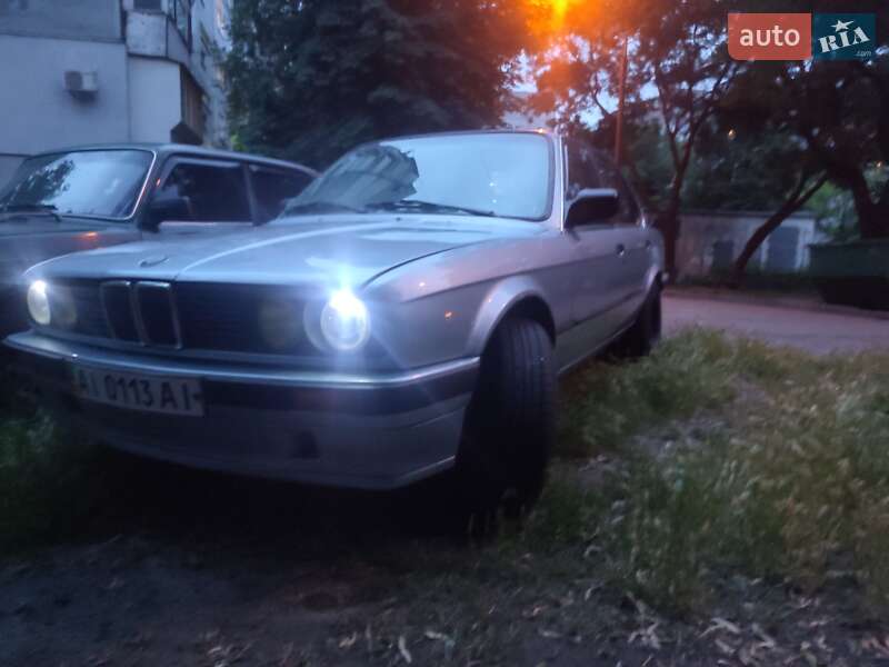 Седан BMW 3 Series 1990 в Запоріжжі