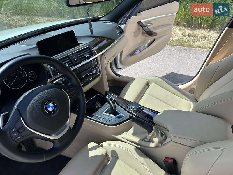 Седан BMW 3 Series 2015 в Києві