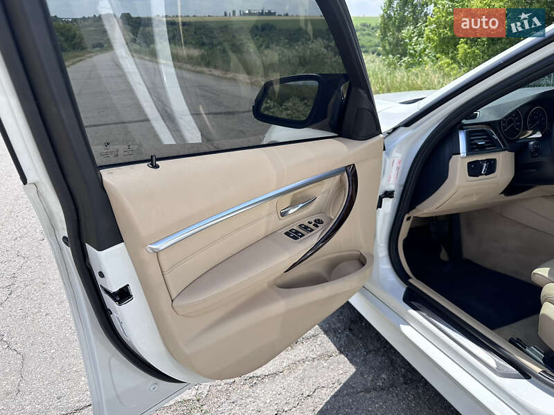 Седан BMW 3 Series 2015 в Києві