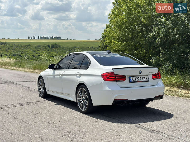Седан BMW 3 Series 2015 в Києві
