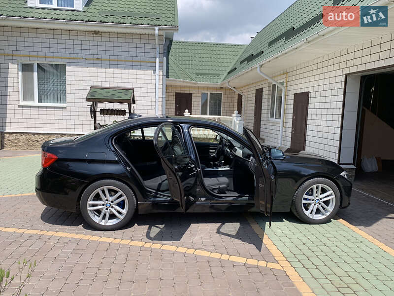 Седан BMW 3 Series 2015 в Виннице