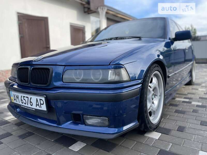 Седан BMW 3 Series 1997 в Житомирі