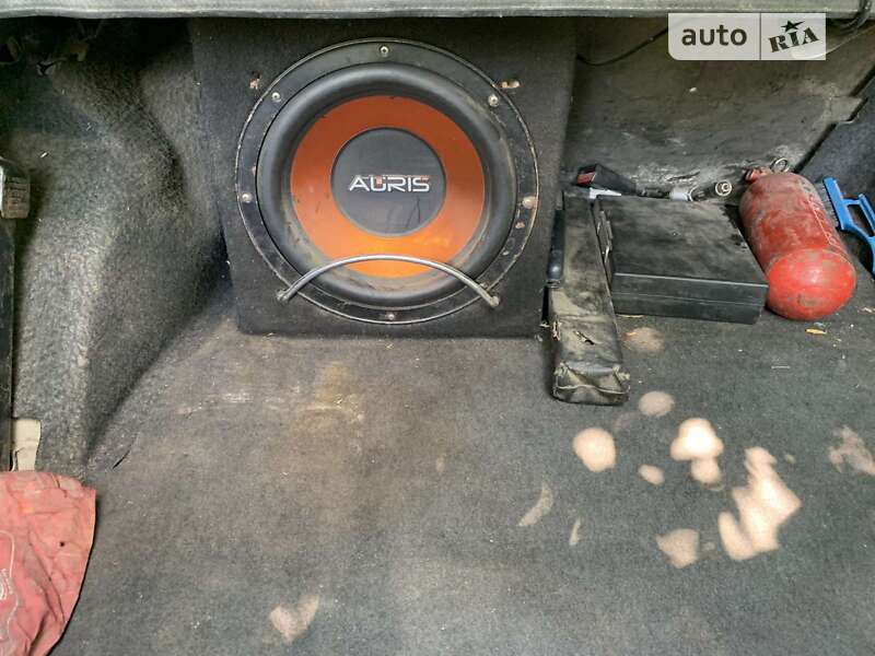 Седан BMW 3 Series 1987 в Млинове