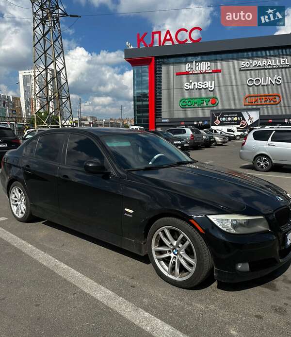Седан BMW 3 Series 2010 в Валках