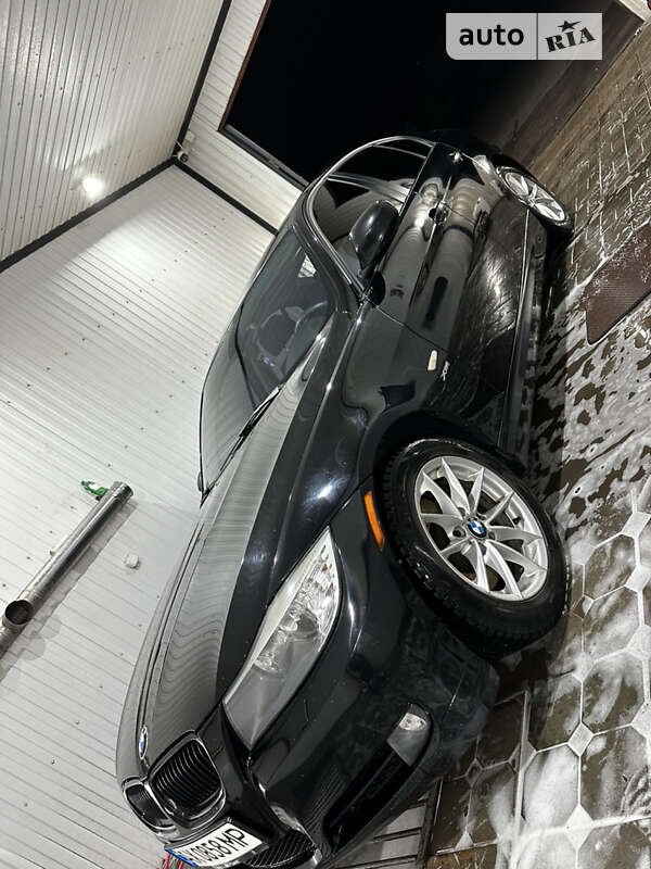Седан BMW 3 Series 2010 в Валках