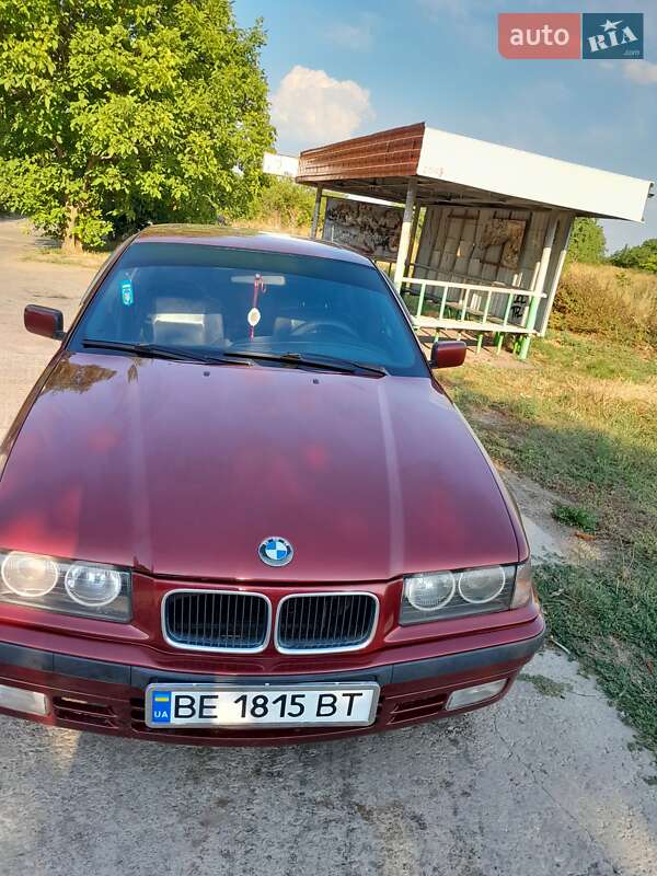 Седан BMW 3 Series 1992 в Первомайске