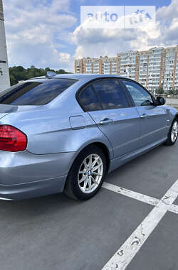 Седан BMW 3 Series 2010 в Львове