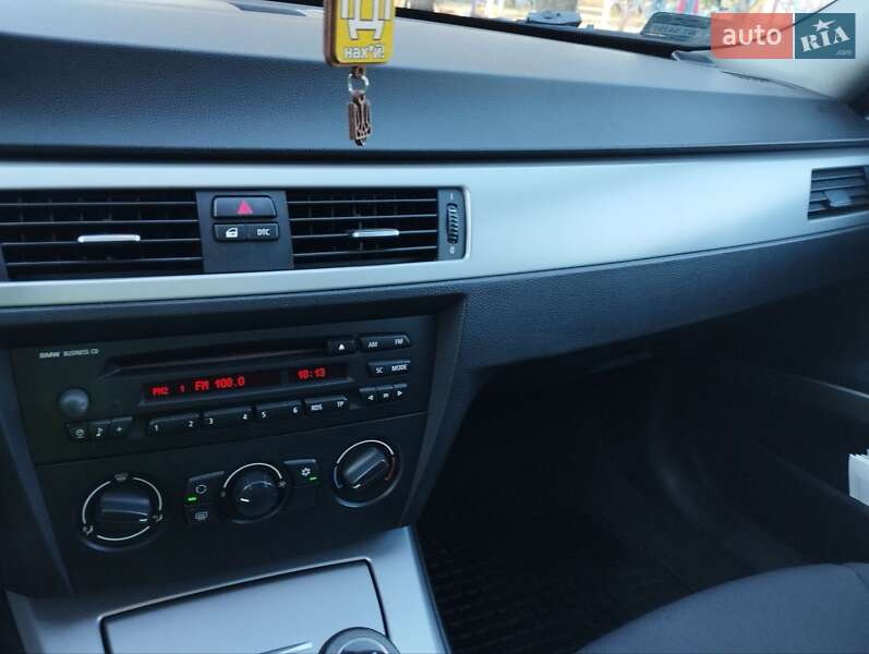 Седан BMW 3 Series 2005 в Знам'янці