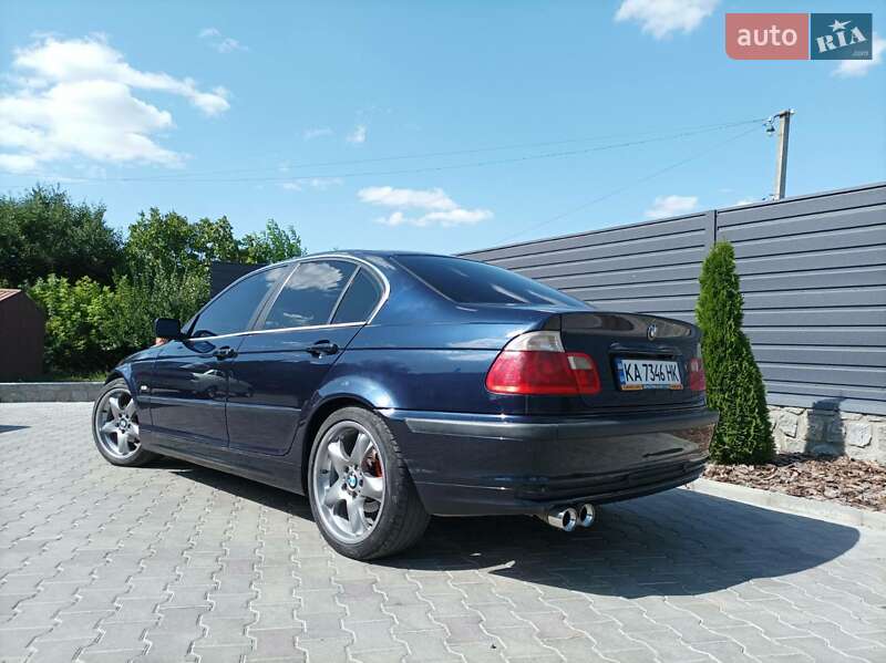 Седан BMW 3 Series 1999 в Маньковке