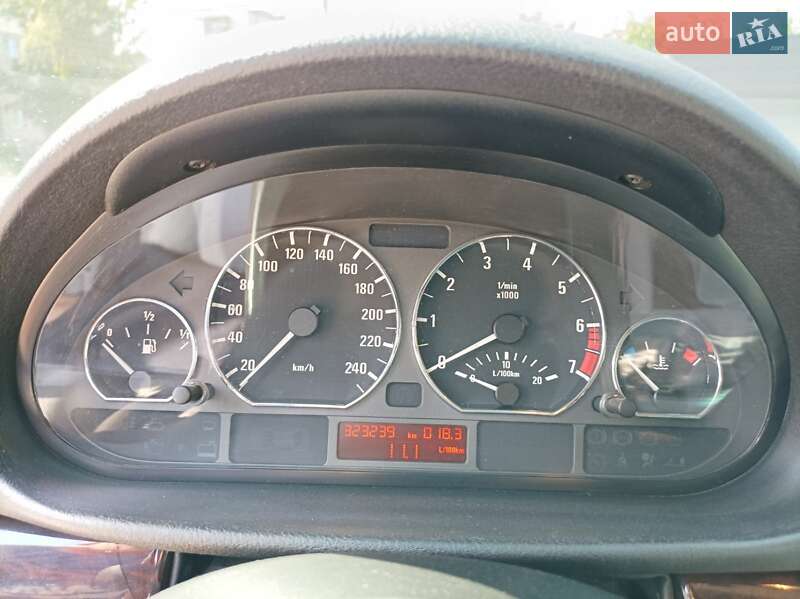 Седан BMW 3 Series 1999 в Маньковке