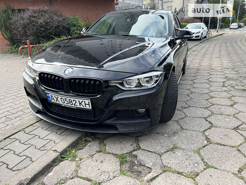 Седан BMW 3 Series 2015 в Львові
