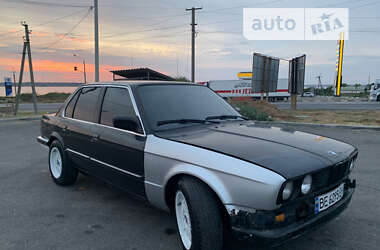 Седан BMW 3 Series 1986 в Южном