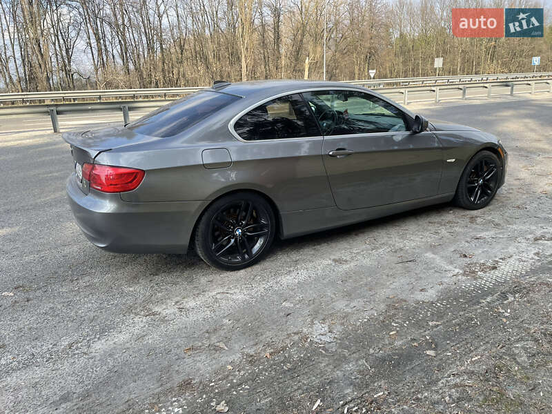 Купе BMW 3 Series 2011 в Згуровке