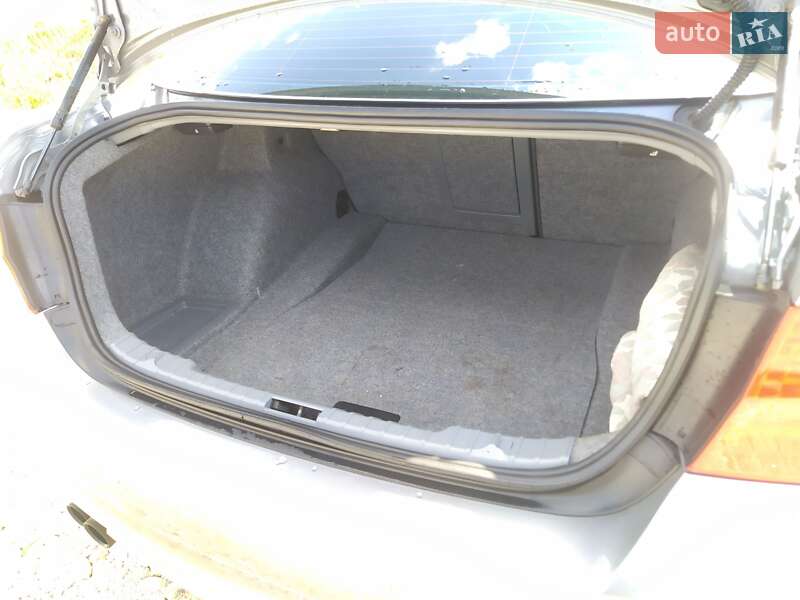 Седан BMW 3 Series 2009 в Львове