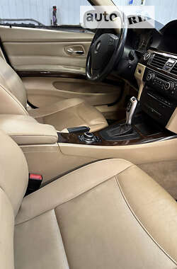 Седан BMW 3 Series 2011 в 