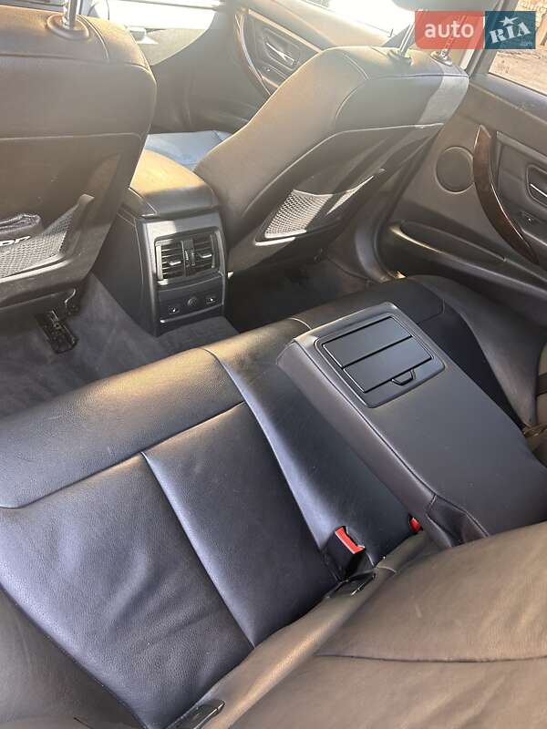 Седан BMW 3 Series 2014 в Млинове фото 27 Седан BMW 3 Series 2014 в Млинове