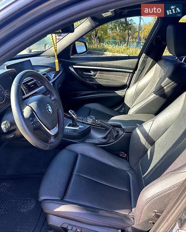 Седан BMW 3 Series 2015 в Запорожье