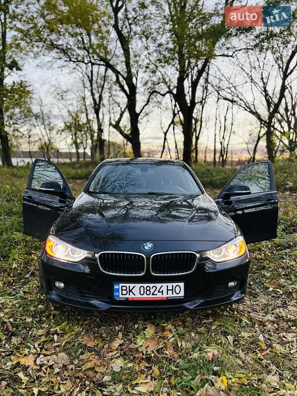 Седан BMW 3 Series 2014 в Млинове фото 33 Седан BMW 3 Series 2014 в Млинове