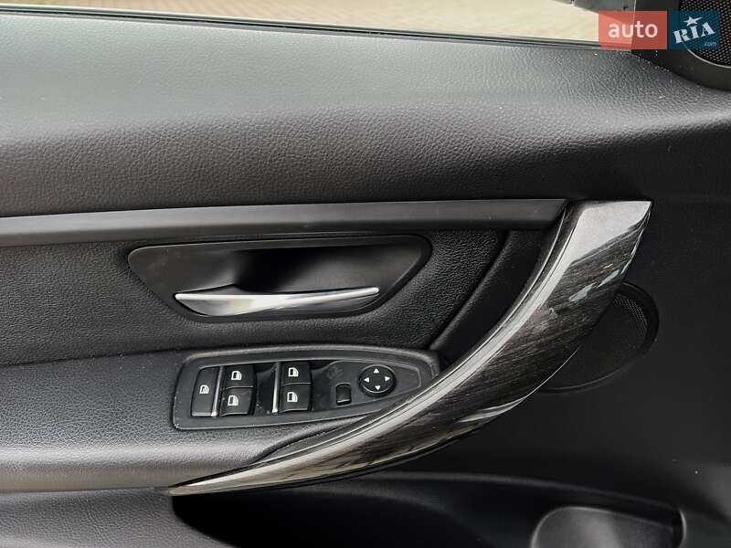 Седан BMW 3 Series 2017 в Львові