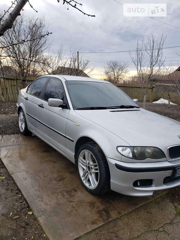 Седан BMW 3 Series 2001 в Татарбунарах